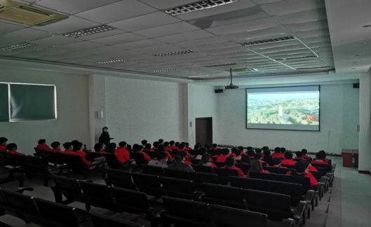 緬懷先烈 致敬英雄——湖北省工業(yè)建筑學校學生代表參觀襄陽市革命烈士紀念館(圖6)